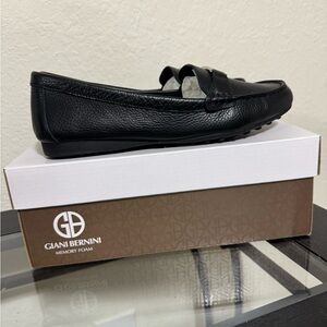 Giani Bernini women’s black loafers
